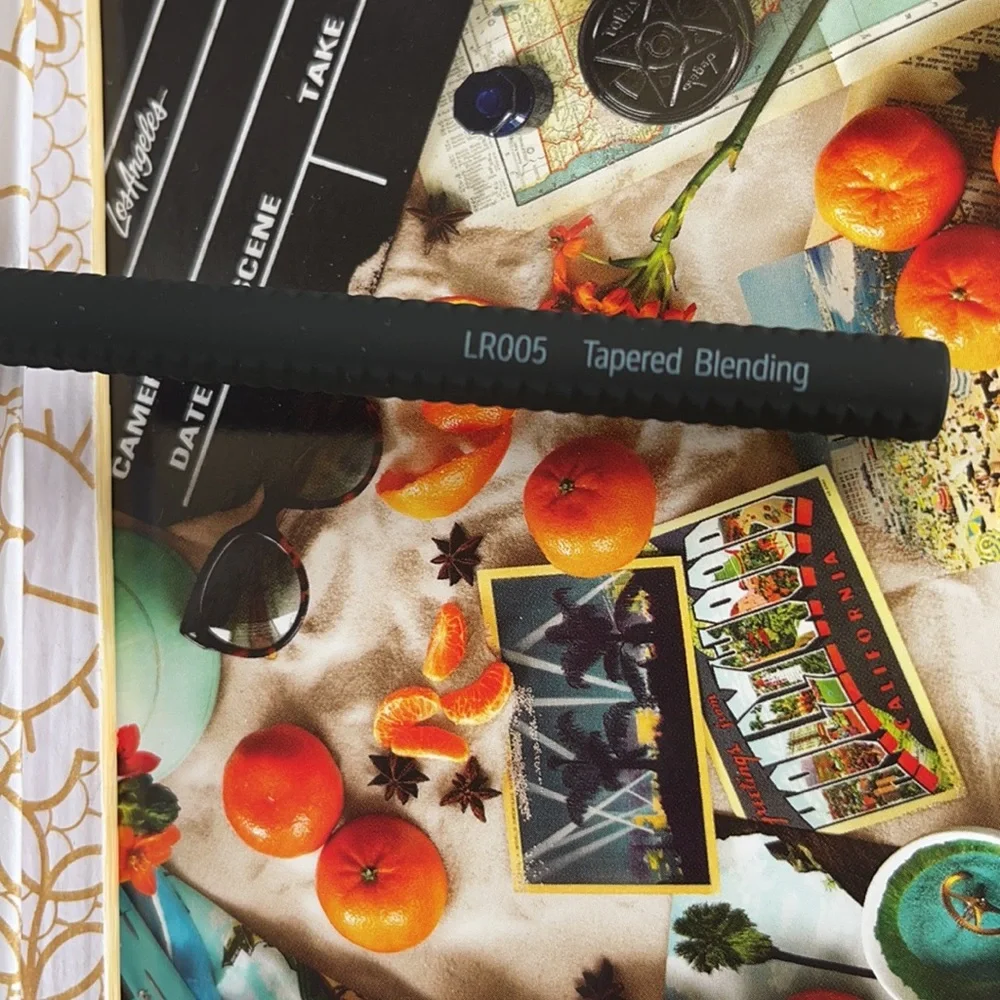 New Laruce Tapered Blending Eyeshadow Brush - LR005